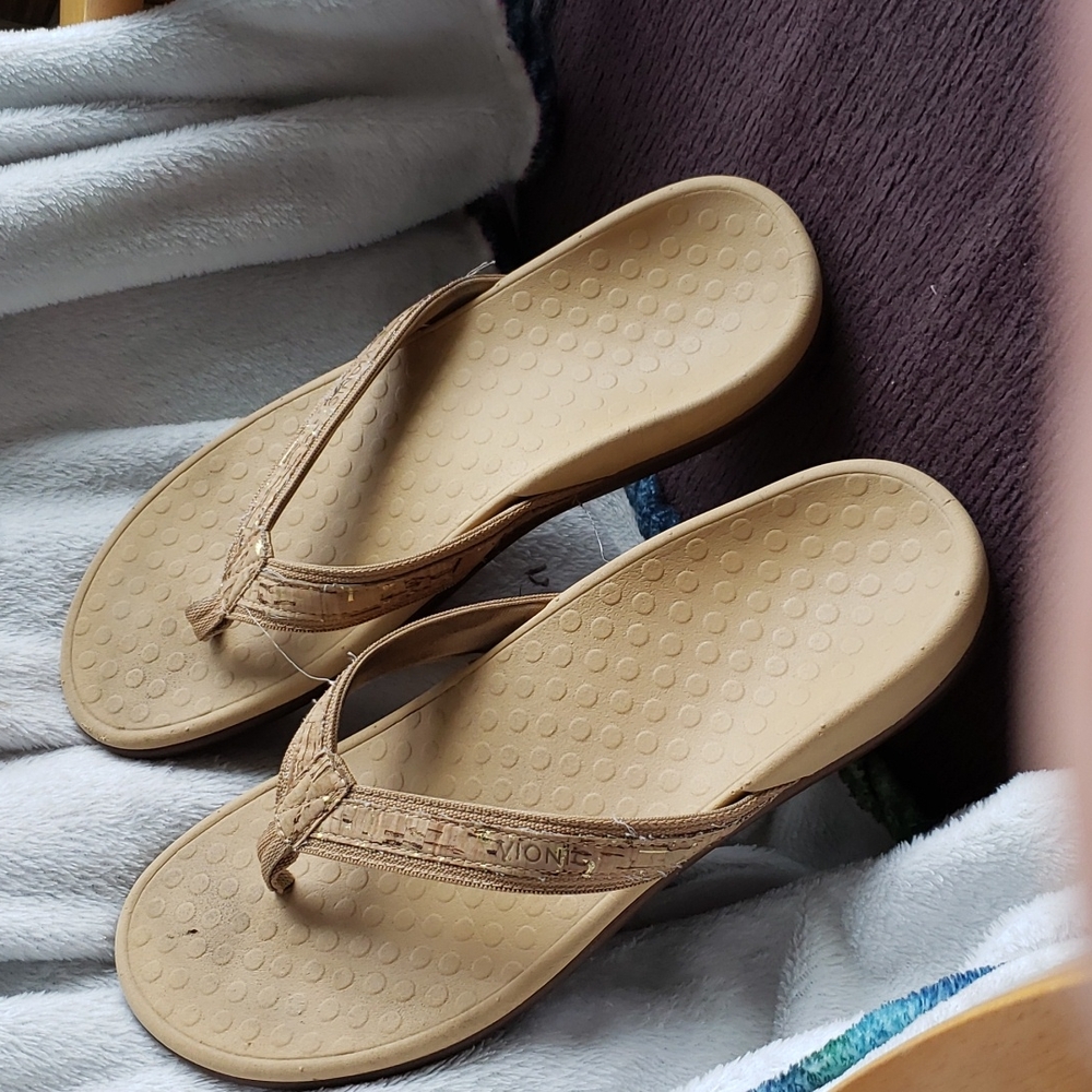 VIONIC sandals